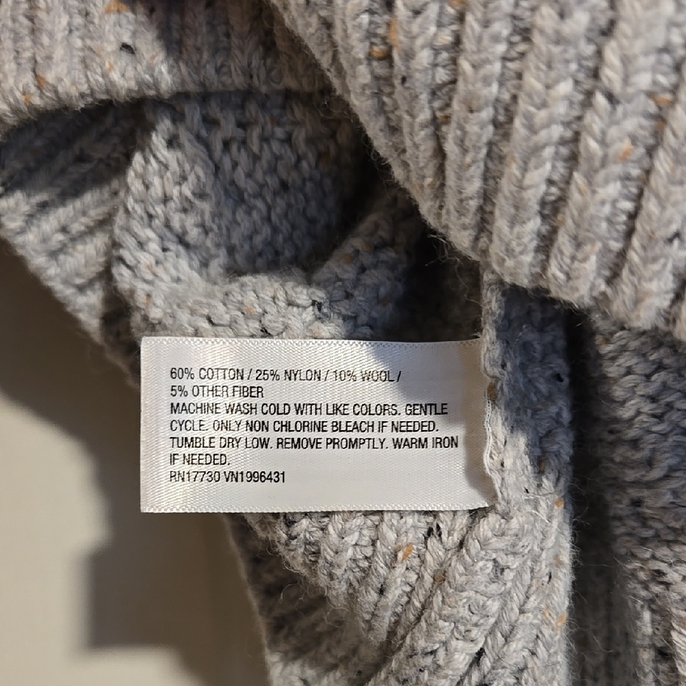 Universal Thread Speckled Light Gray Cable Crewne… - image 4